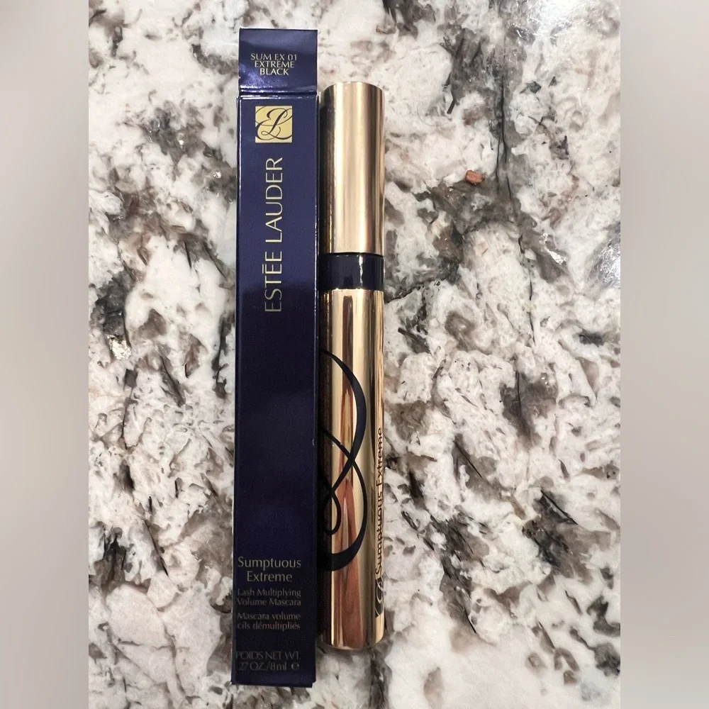 New! Estée Lauder Sumptuous Extreme Lash Mascara extreme black